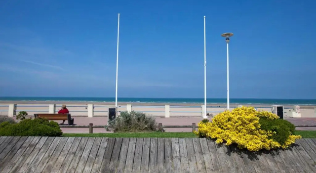 Апартаменты Appart Résidence proche plage avec piscine et parking couvert privé