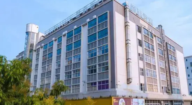 Lavande Hotels（Maoming high-speed railway station xinfu road branch）