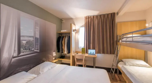 Четырёхместный номер B&B HOTEL Blois Sud Vineuil