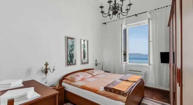 Beach rooms Riviera - Žuta Kuća, Забронировать Вилла Виллы Макарска, рядом с Собор Св. Марка, Вилла