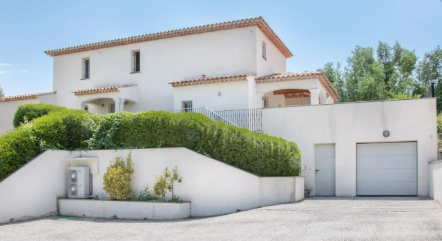 Cozy Villa in Le Plan-de-la-tour With Private Swimming Pool