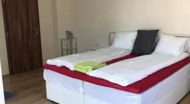 Fresh house, Забронировать Отель Прага Чехия, рядом с Опатов