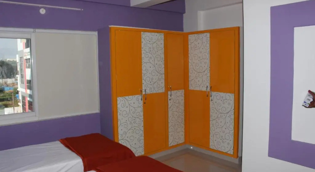 Кровать в общем номере (мужской номер) Mahas Inn
