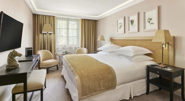 Номер Classic с балконом и с видом на парк Château Saint-Jean, Relais & Châteaux