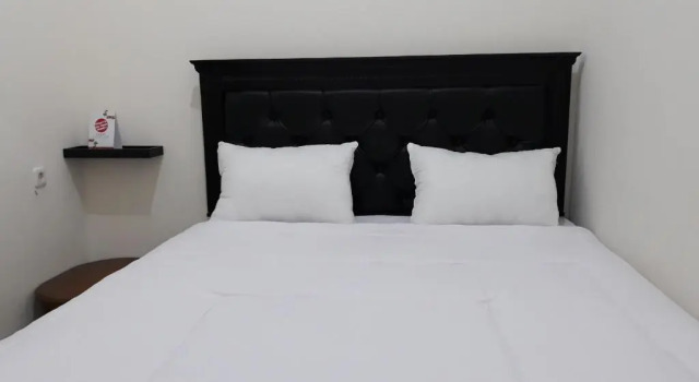 OYO 2228 Arwinda Costel Syariah, Book Hotel Cianjur hoteller med parkering, Parkering