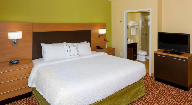 Двухместный люкс TownePlace Suites Buffalo Airport