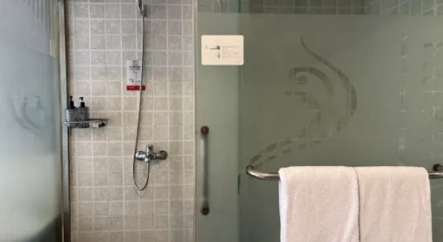 Номер Standard с видом на горы Fairyland Hotel Kunming Xinwen Road