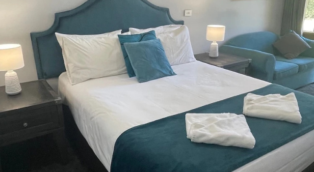 Двухместный номер Deluxe с видом на поле для гольфа Town & Country Motor Inn