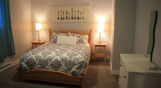 Stoneshire Guesthouse, Забронировать Гостевой дом Клируотер Thompson Okanagan