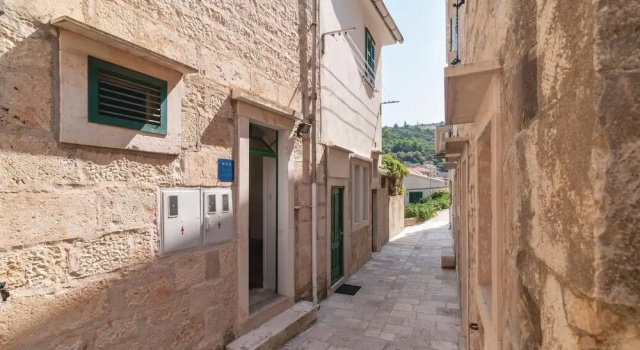 Beautiful Apartment in Povlja With 2 Bedrooms and Wifi, 예약 아파트 Brac Island Omis