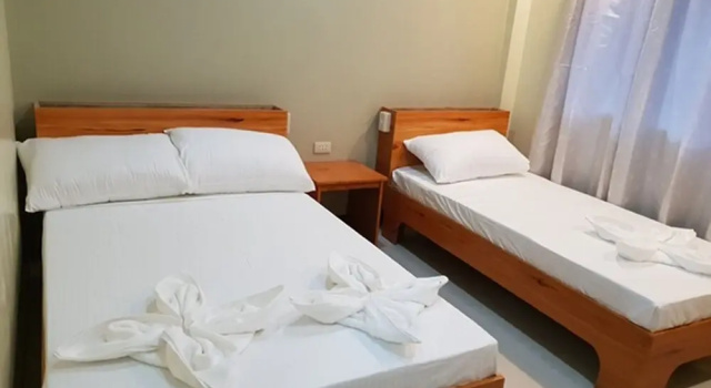 Junas Plaza Inn, Rezervovat Hotel Palawan hotely se snídaní, Snídaně