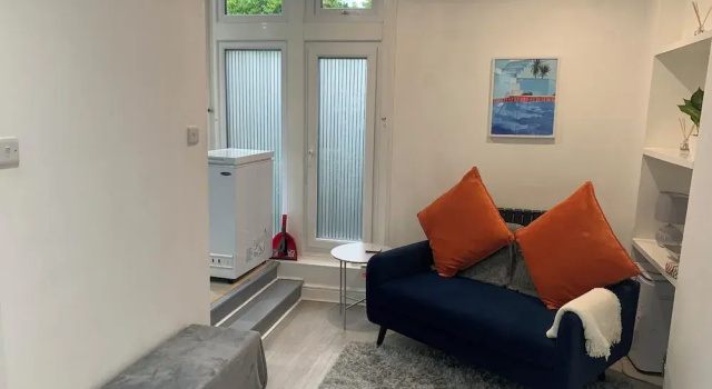 Lovely 1-bed Apartment in Leeds, Забронировать Апартаменты/квартира Отели Лидса с парковкой, Парковка