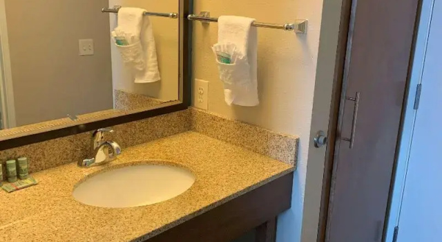 Четырёхместный номер Standard Best Western North Bryant Inn