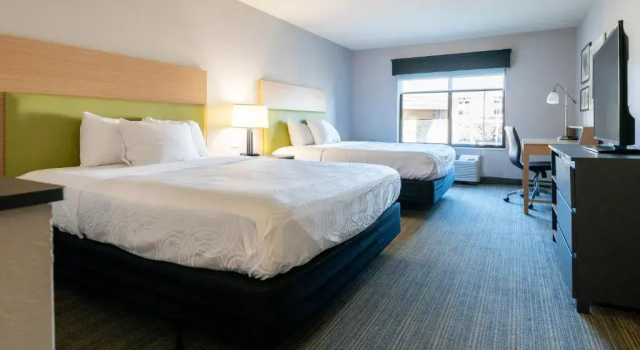 Четырёхместный номер Standard Country Inn & Suites by Radisson, Appleton Airport - Fox River Mall Area