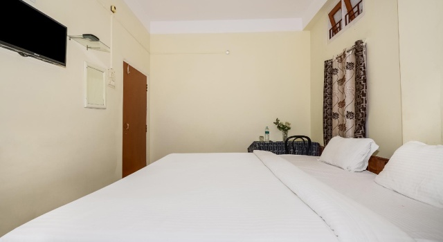 OYO 37875 Hotel Kirtti Inn, Брондау Қонақ үй Soalkuchi Assam