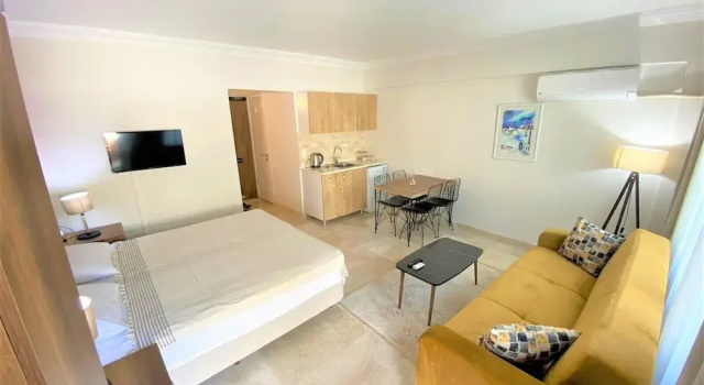 Guney Urla Suites, Забронировать Отель «постель и завтрак» Отели Измира с бассейном, Бассейн