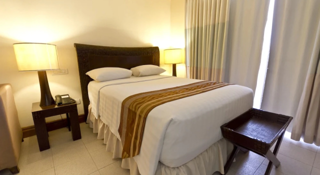 Люкс c 1 комнатой с балконом Crown Regency Suites Mactan