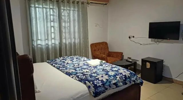 AP Luxury Inn, Boek Hotel Idowu 