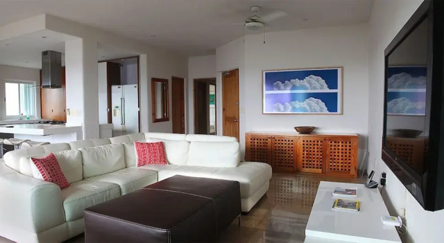 Costa Brava B3. Balcony With a View and a Glass of Wine, Varaa Hotelli Puerto Aventuras 