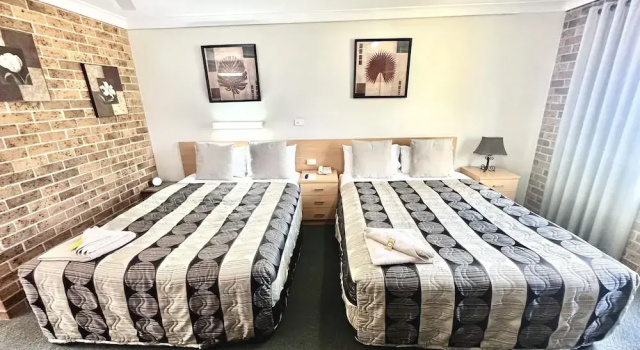 Шестиместный семейный номер Standard Golden Grain Motor Inn