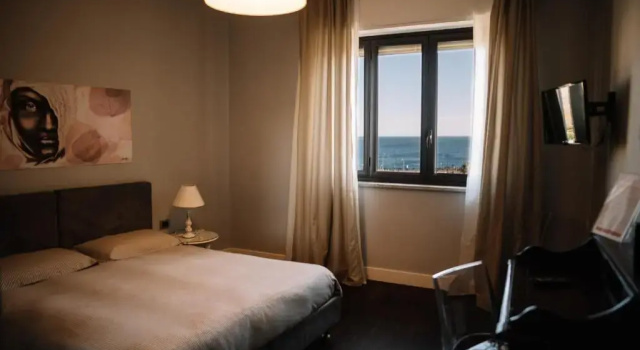 Четырёхместный номер Standard с видом на море B&B Hotei