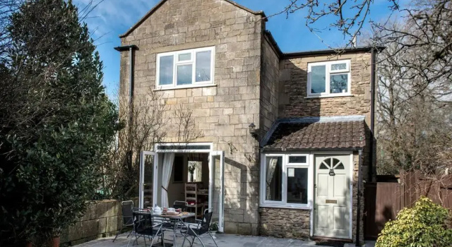 Newly renovated Old bakery House in Bath, 3 Bedroom, FREE Parking, Забронировать Отель Отели Bath and North Somerset с парковкой, Парковка