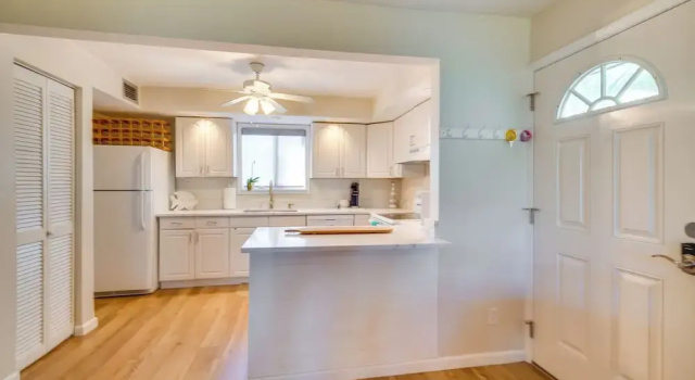 Hutchinson Island Vacation Rental with Beach Access!, Забронировать Апартаменты/квартира Форт-Пирс штат Флорида