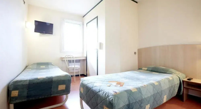 PREMIERE CLASSE ANGERS SUD Louvre Hotels group, Забронировать Отель Ле Пон-де-Се Maine-et-Loire