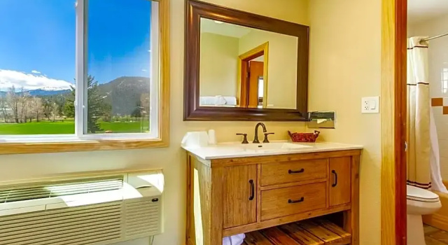 Четырёхместный номер Standard Discovery Lodge