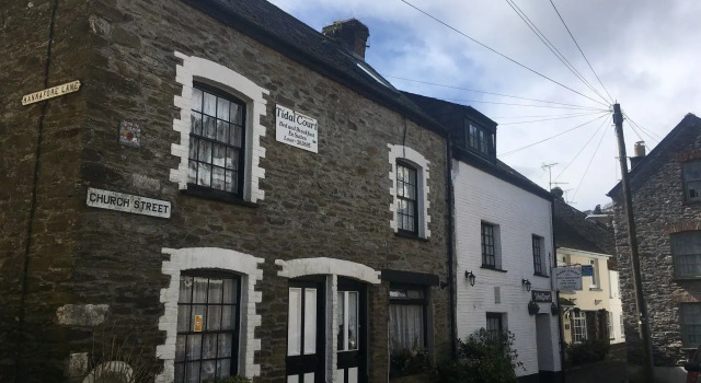 Tidal Court, Reservar Hotel West Looe Merseyside