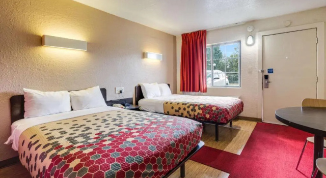 Люкс Econo Lodge Inn & Suites