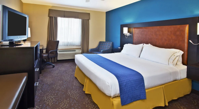 Люкс c 1 комнатой Holiday Inn Express Mackinaw City by IHG