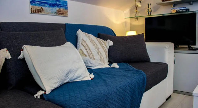 2 bedrooms appartement at Povljana 30 m away from the beach with sea view furnished balcony and wifi, Забронировать Апартаменты/квартира Отели Повляна с парковкой, Парковка