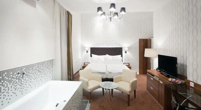 Люкс Pytloun City Boutique Self Check-in Hotel