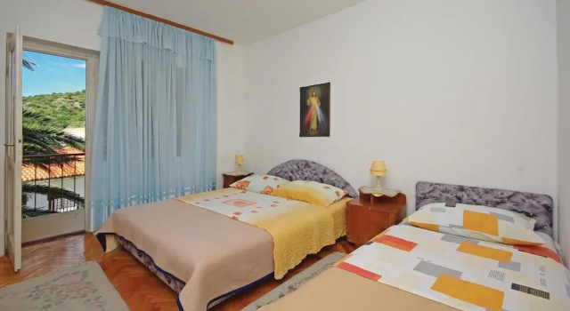Beautiful Home in Podaca With Wifi and 4 Bedrooms, Забронировать Отель Отели Подаца с бассейном, Бассейн