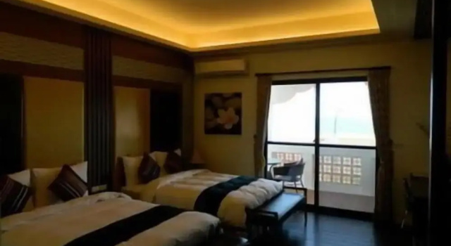 The Domed Tile BB