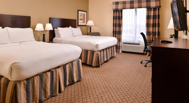 Четырёхместный номер Standard Holiday Inn Express Hotel & Suites San Antonio NW-Medical Area by IHG