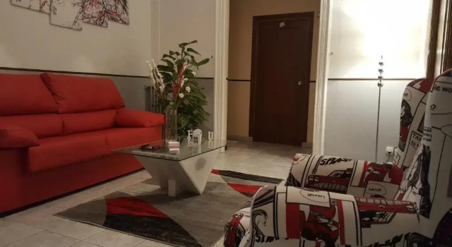 Habitaciones Universal, Забронировать Отель центр города Мадрид, рядом с Neptuno Square