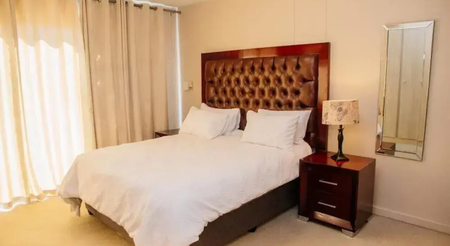Апартаменты Deluxe Hideout Hotel Apartment
