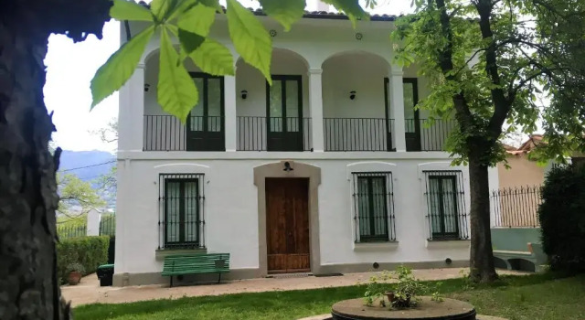 TORRE de CODINAC, Rezervați Hotel Sant Vicenc de Torello Catalonia