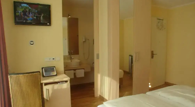 Rotenberg PT Hotel, Забронировать Отель Виттлих Мозель - Германия