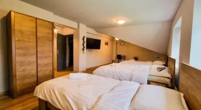 XXL Rooms Osijek, 予約 ホテル オシエク 