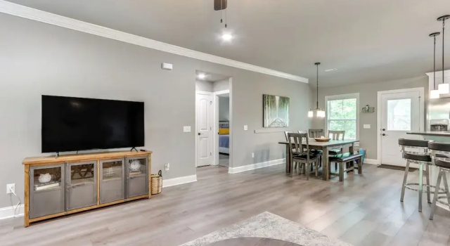 Eureka Springs Family Home - 1/2 Mi to Marina!, Забронировать Дом для отпуска Холидей Айленд США