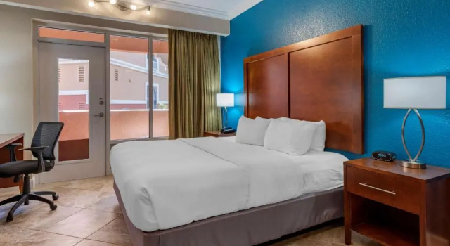 Люкс SureStay Plus Hotel by Best Western The Villages