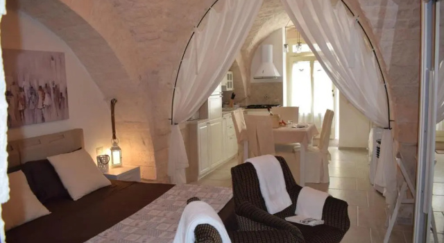 Sardedd White Luxury