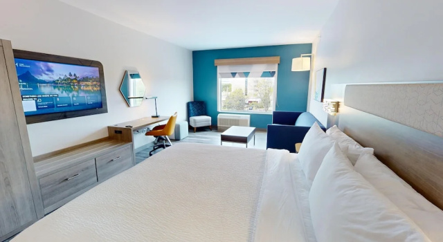 Люкс Holiday Inn Express & Suites Chicago Schaumburg by IHG