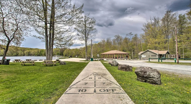Pocono Lake Home w/ Fire Pit: Walk to Ski Hill!