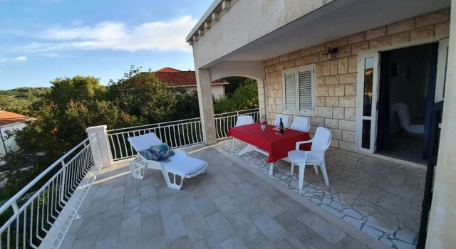 Апартаменты с 2 комнатами с видом на море Villa Hela