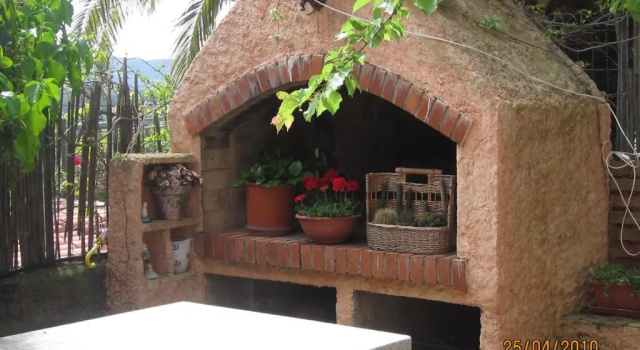 Коттедж Bed & Breakfast "Le Ginestre"