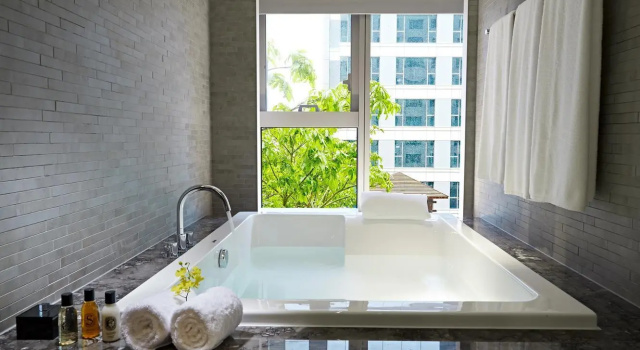 Четырёхместный полулюкс Silks Place Tainan